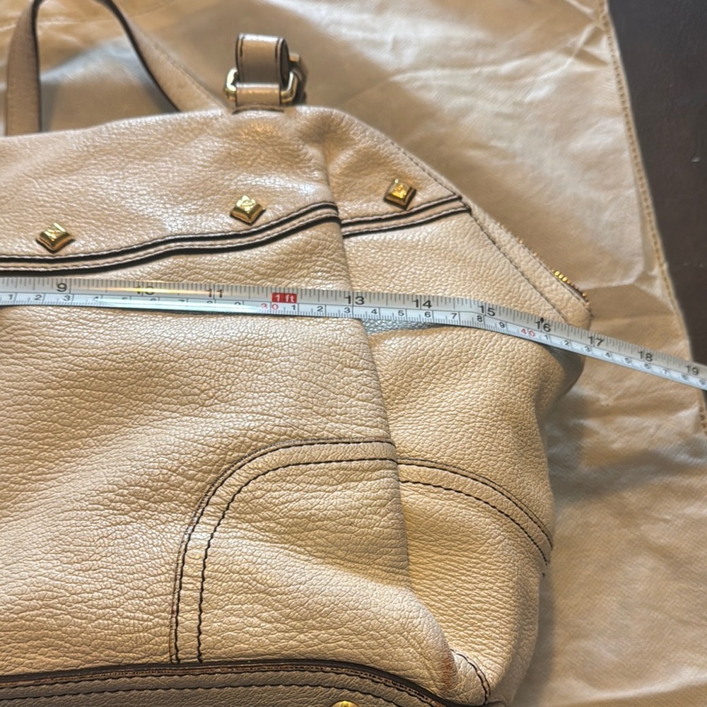MCM Authentic Elegant Cream Handbag - Picture 16 of 16